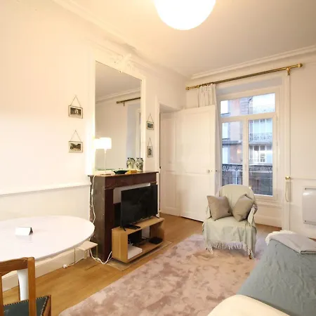 Beau T2 En Centre-ville Du Mont-dore, Au Pied Des Thermes, Pour 4 Pers, Bien Equipe, Ascenseur, Wi-fi - Fr-1-608-241
