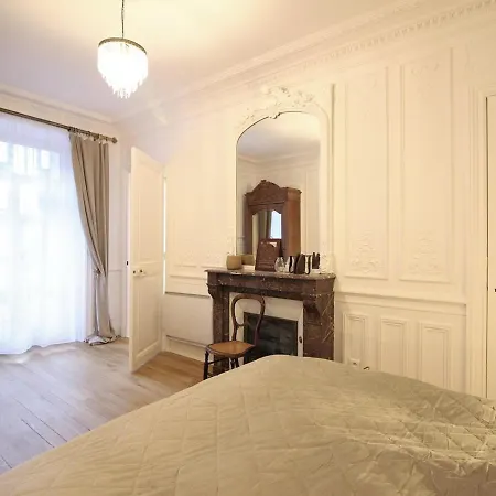 Apartment Beau T2 En Centre-ville Du Mont-dore, Au Pied Des Thermes, Pour 4 Pers, Bien Equipe, Ascenseur, Wi-fi - Fr-1-608-241